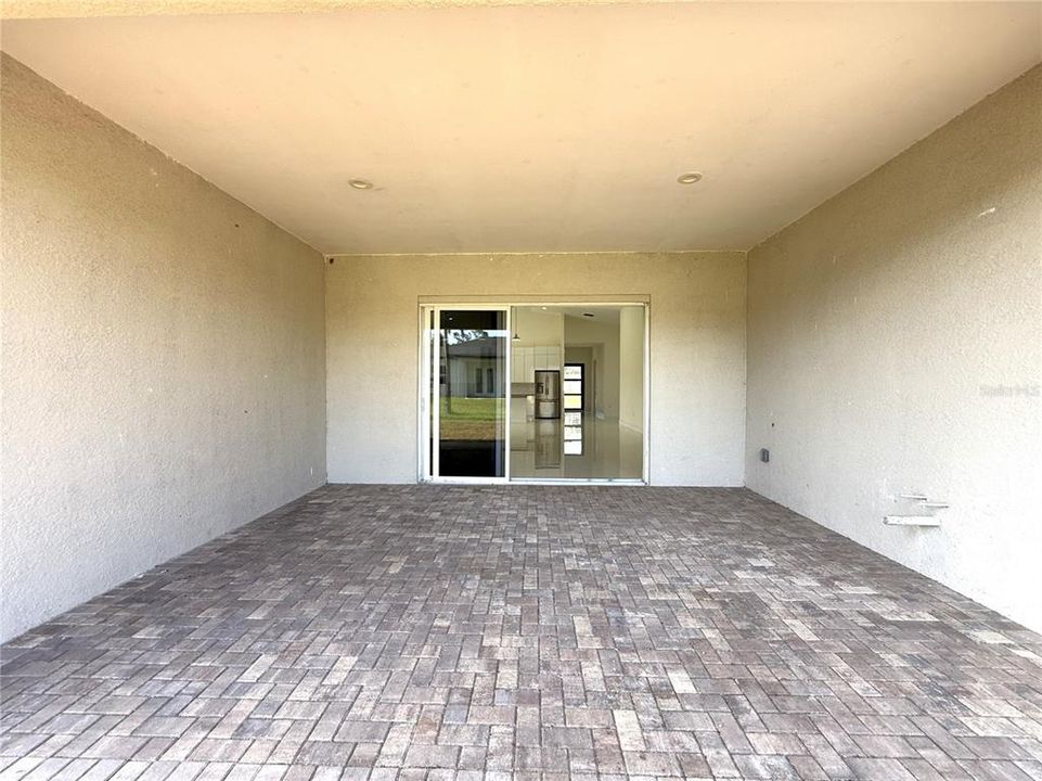 For Sale: $389,900 (4 beds, 3 baths, 2759 Square Feet)