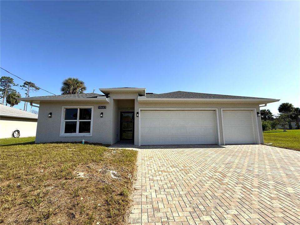 For Sale: $389,900 (4 beds, 3 baths, 2759 Square Feet)