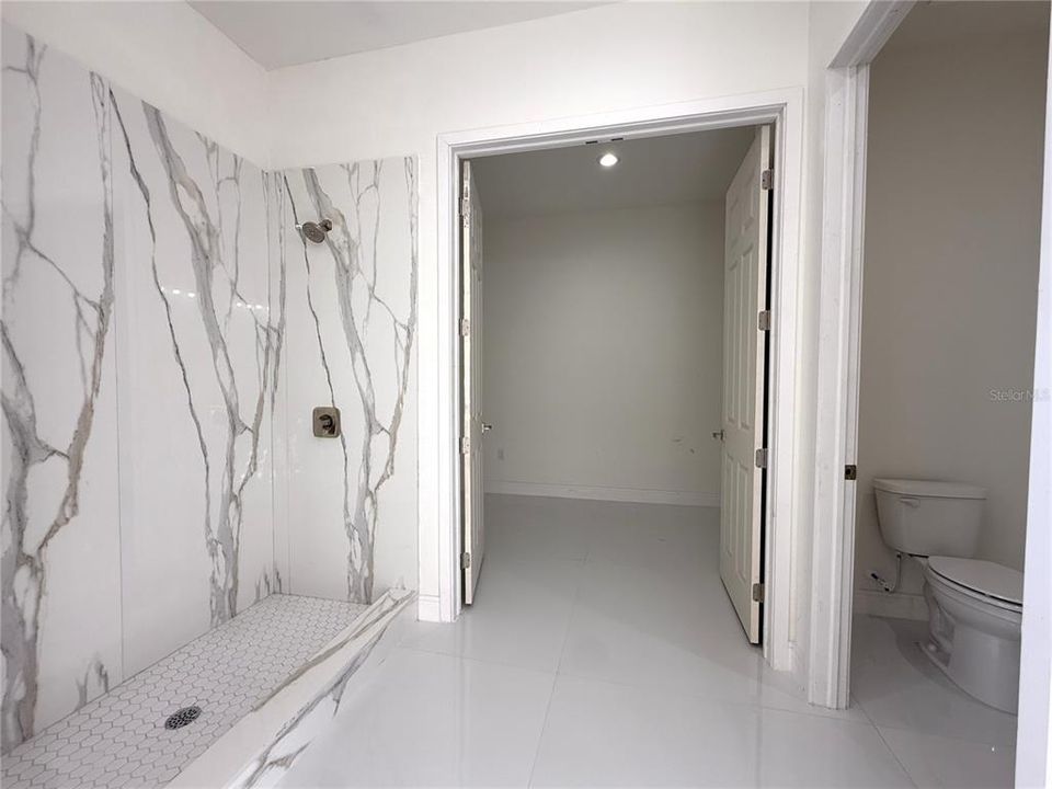 For Sale: $389,900 (4 beds, 3 baths, 2759 Square Feet)
