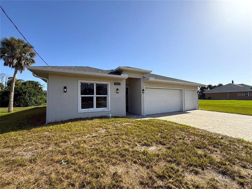 For Sale: $389,900 (4 beds, 3 baths, 2759 Square Feet)