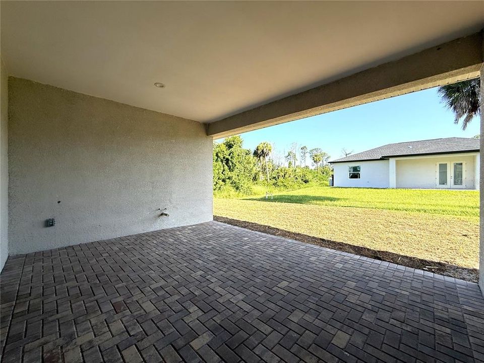 For Sale: $389,900 (4 beds, 3 baths, 2759 Square Feet)