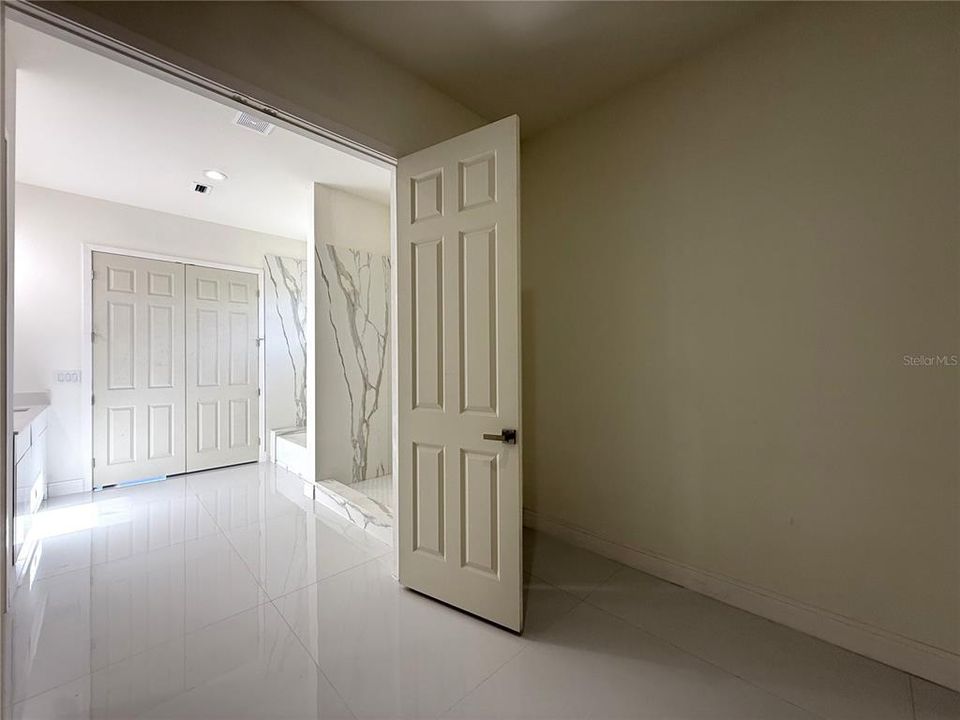 For Sale: $389,900 (4 beds, 3 baths, 2759 Square Feet)