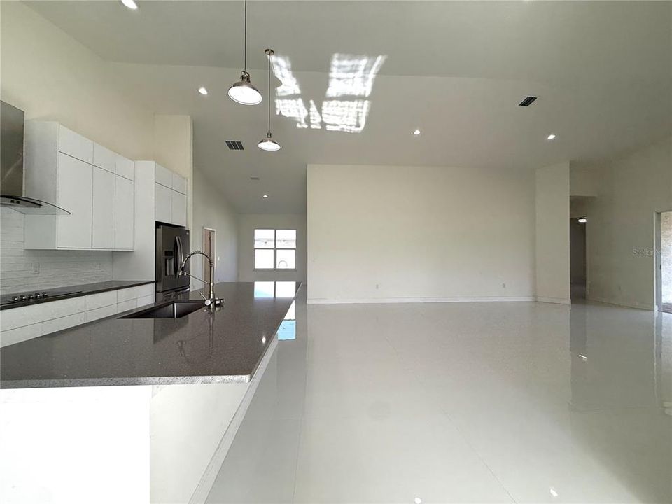 For Sale: $389,900 (4 beds, 3 baths, 2759 Square Feet)