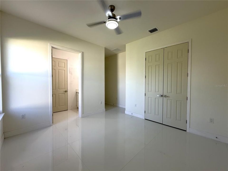 For Sale: $389,900 (4 beds, 3 baths, 2759 Square Feet)