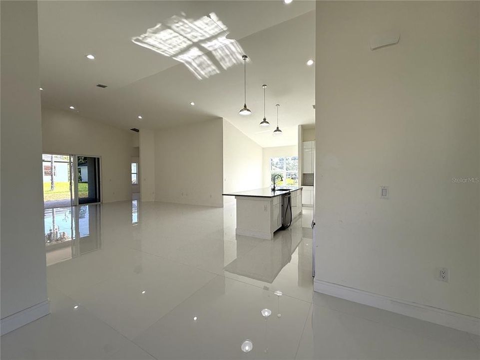 For Sale: $389,900 (4 beds, 3 baths, 2759 Square Feet)