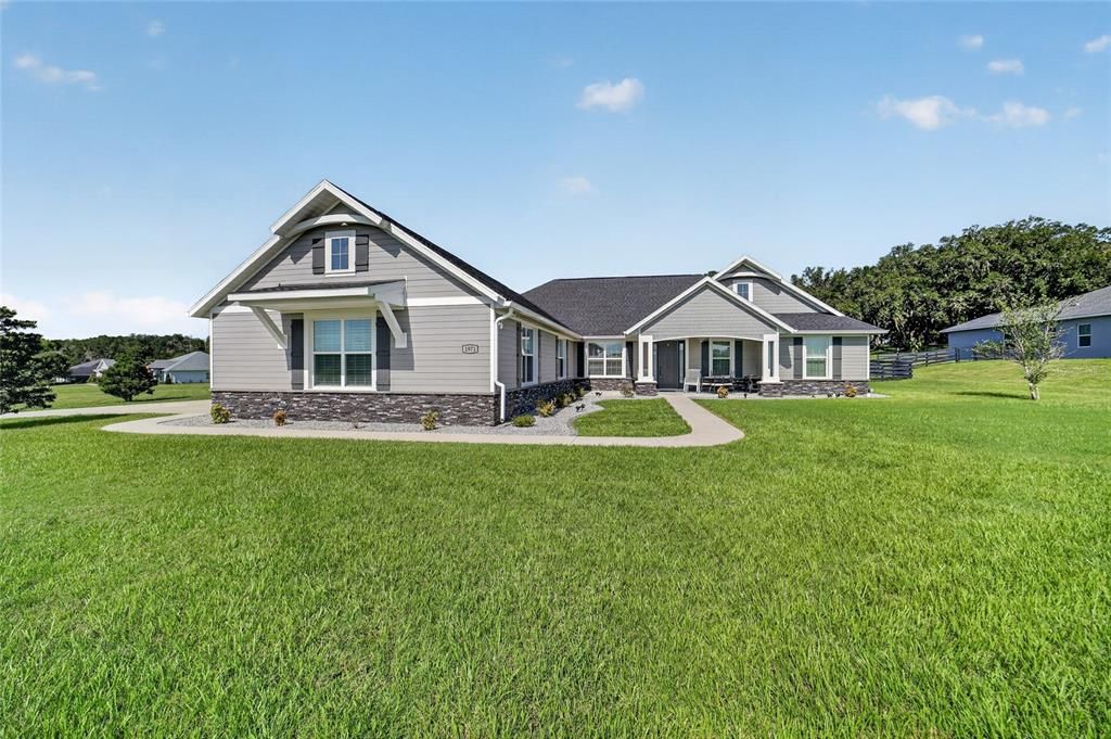 For Sale: $999,000 (3 beds, 3 baths, 2601 Square Feet)