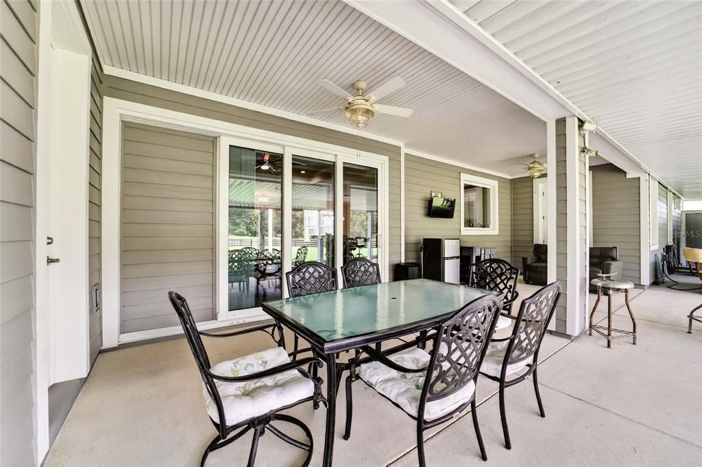 For Sale: $999,000 (3 beds, 3 baths, 2601 Square Feet)