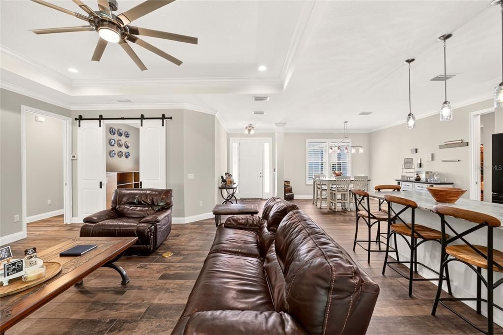 For Sale: $999,000 (3 beds, 3 baths, 2601 Square Feet)