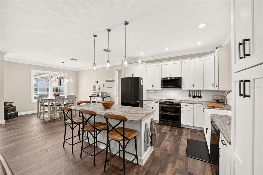 For Sale: $999,000 (3 beds, 3 baths, 2601 Square Feet)