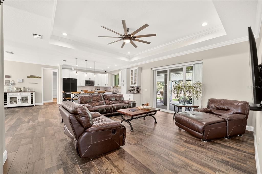For Sale: $999,000 (3 beds, 3 baths, 2601 Square Feet)