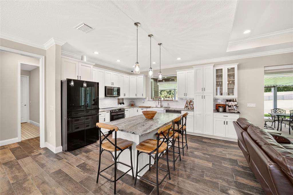 For Sale: $999,000 (3 beds, 3 baths, 2601 Square Feet)