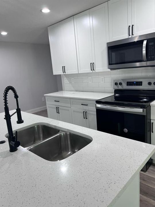 For Sale: $257,000 (3 beds, 1 baths, 1192 Square Feet)