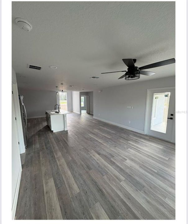 For Sale: $257,000 (3 beds, 1 baths, 1192 Square Feet)