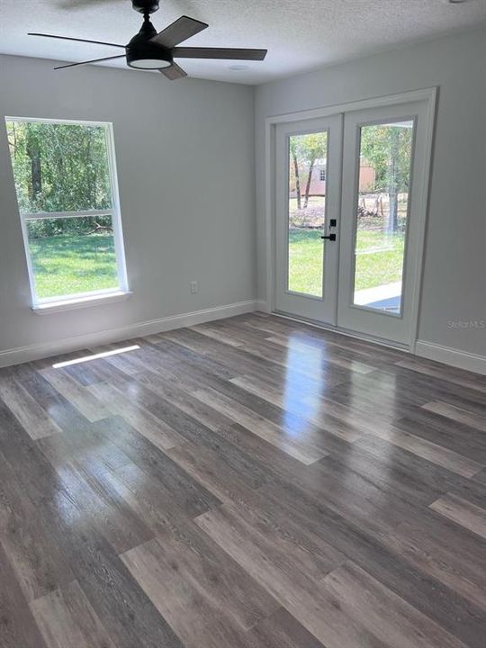 For Sale: $257,000 (3 beds, 1 baths, 1192 Square Feet)