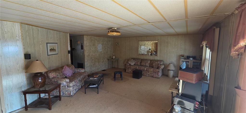 For Sale: $75,000 (2 beds, 2 baths, 1320 Square Feet)