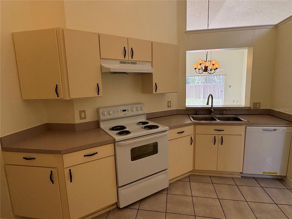 В аренду: $2,195 (3 спален, 2 ванн, 1450 Квадратных фут)