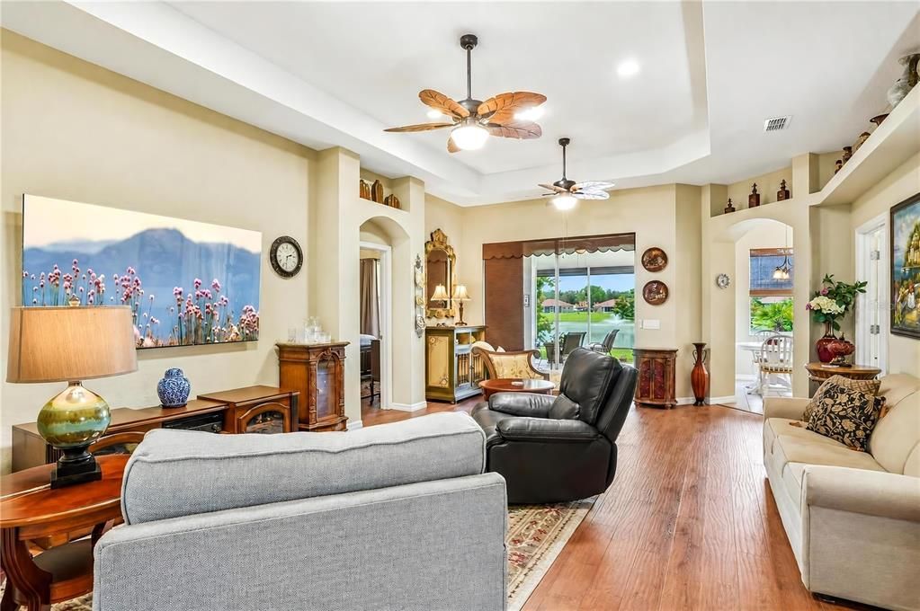 For Sale: $320,000 (3 beds, 2 baths, 1508 Square Feet)