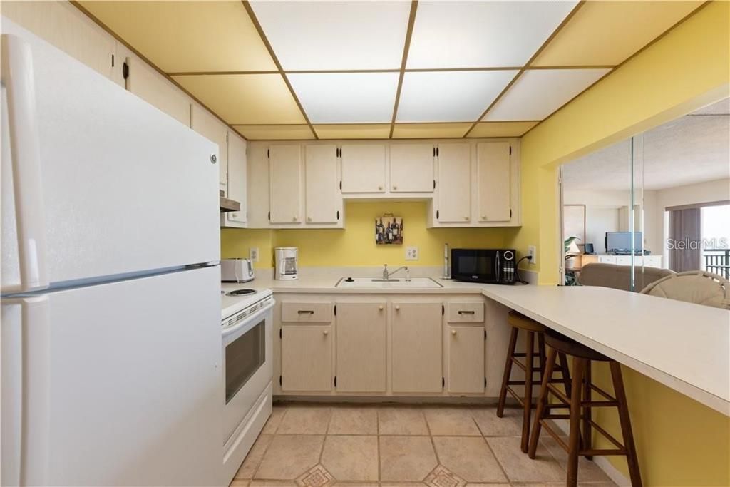 For Rent: $2,350 (0 beds, 1 baths, 625 Square Feet)
