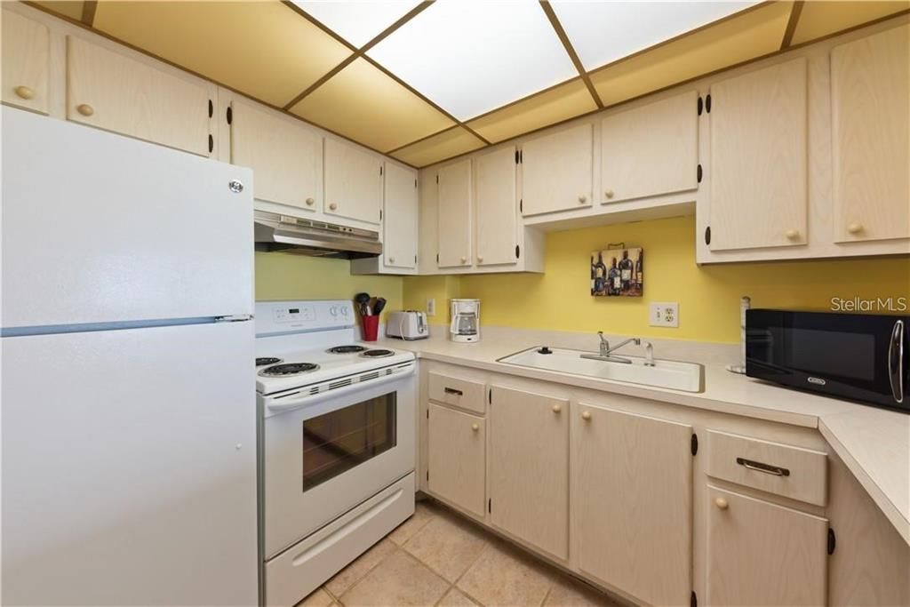 For Rent: $2,350 (0 beds, 1 baths, 625 Square Feet)