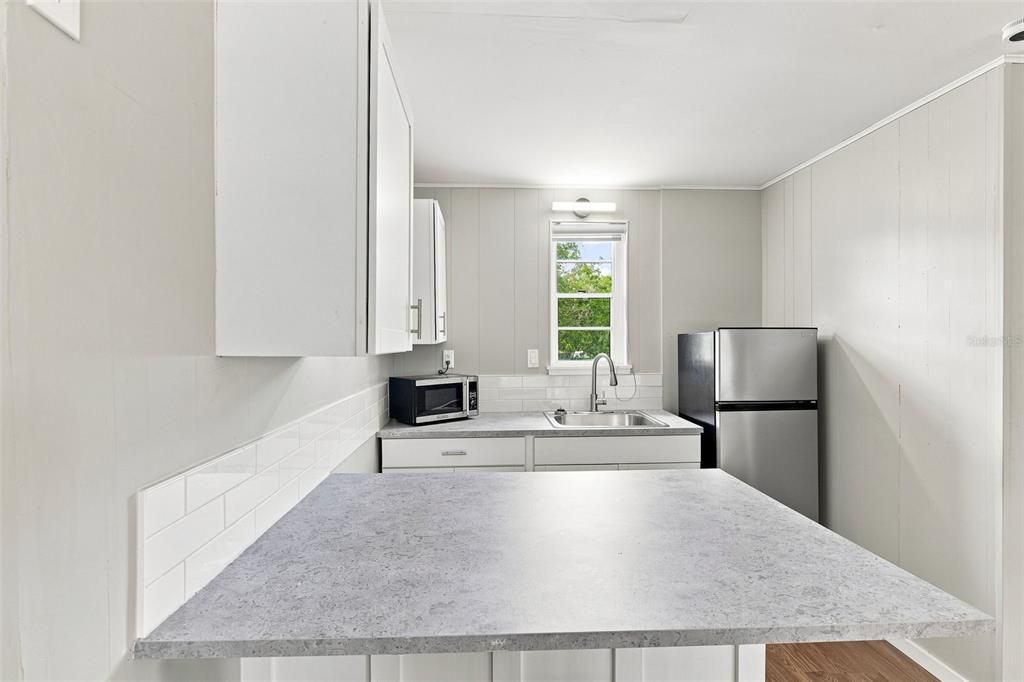 В аренду: $1,450 (0 спален, 1 ванн, 360 Квадратных фут)