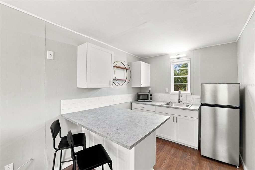 В аренду: $1,450 (0 спален, 1 ванн, 360 Квадратных фут)
