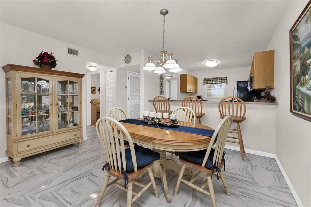 For Sale: $115,000 (2 beds, 2 baths, 1153 Square Feet)