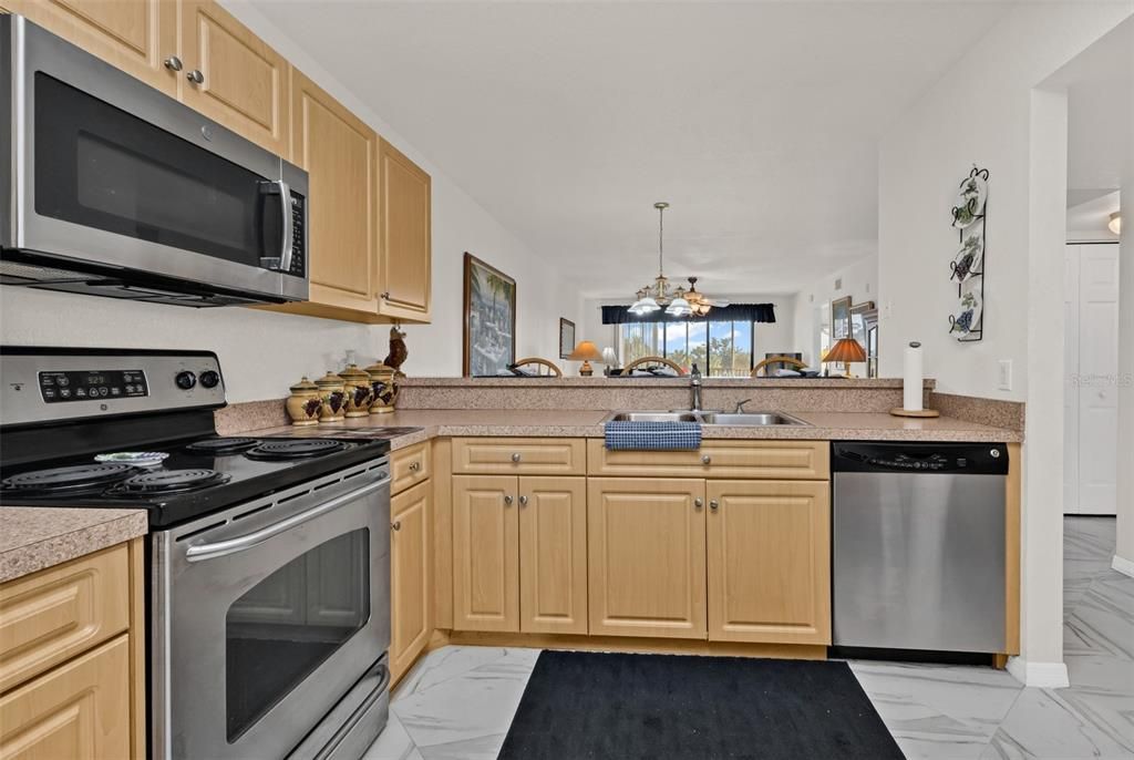 For Sale: $115,000 (2 beds, 2 baths, 1153 Square Feet)