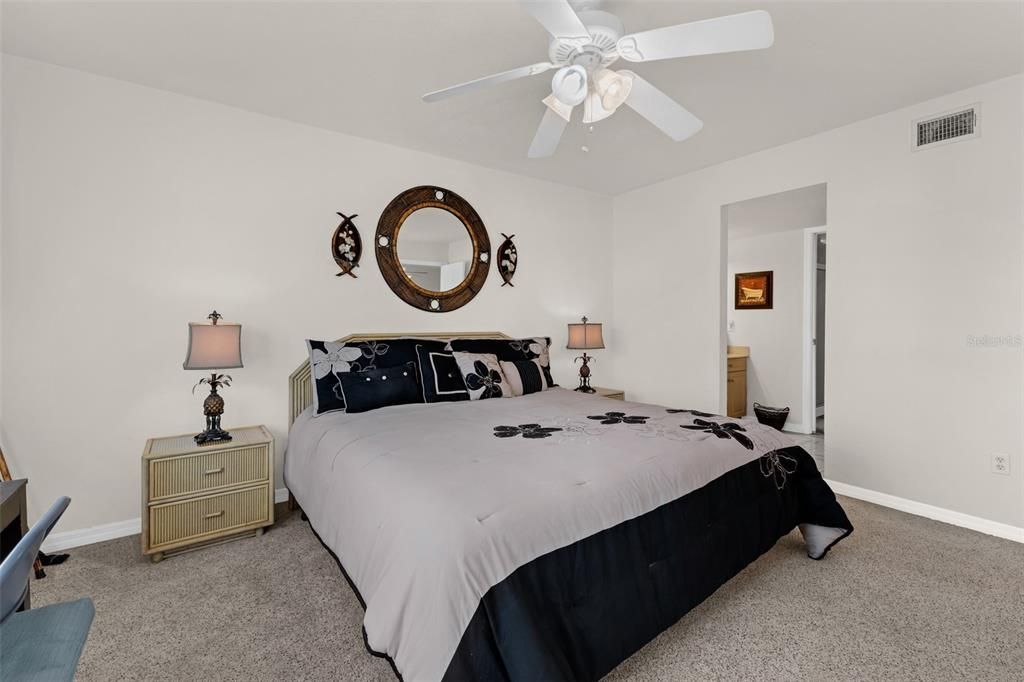 For Sale: $115,000 (2 beds, 2 baths, 1153 Square Feet)