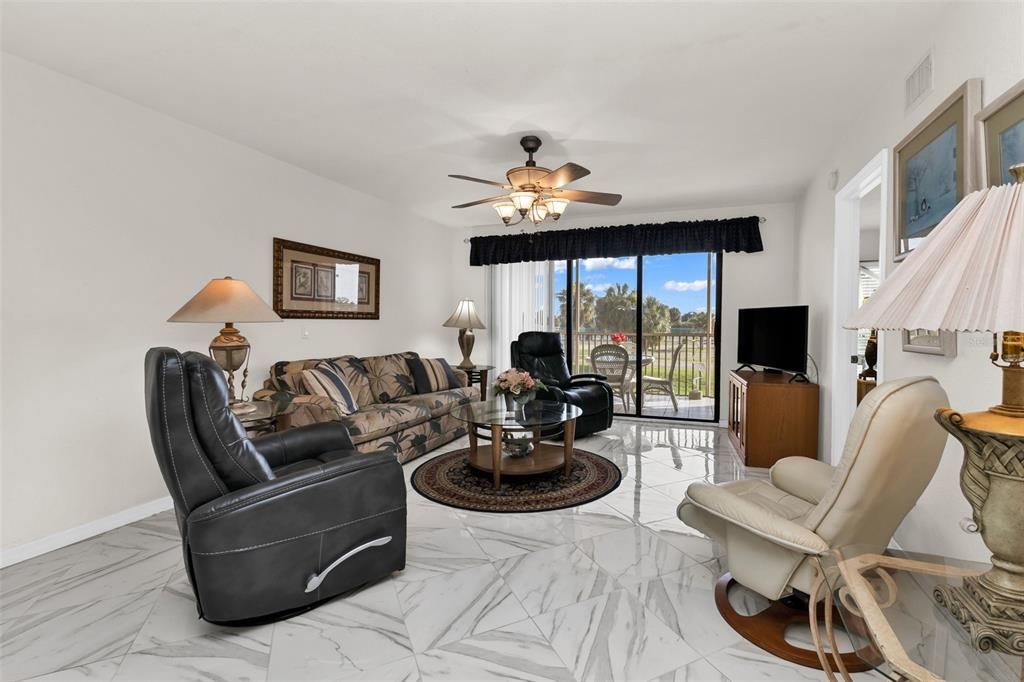For Sale: $115,000 (2 beds, 2 baths, 1153 Square Feet)