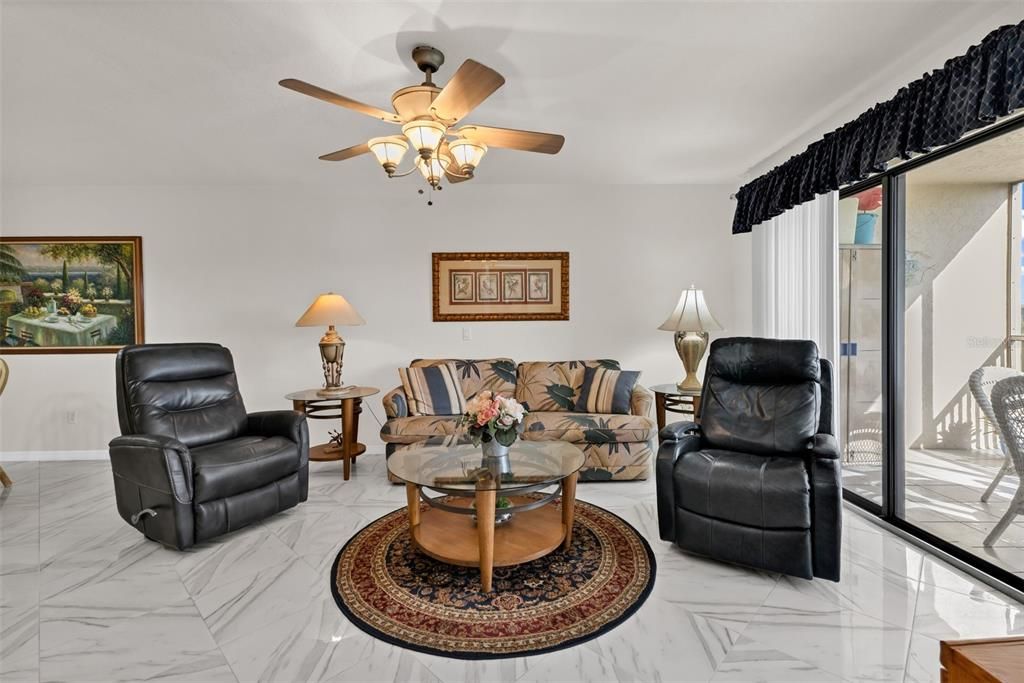 For Sale: $115,000 (2 beds, 2 baths, 1153 Square Feet)