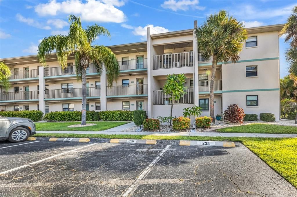 For Sale: $115,000 (2 beds, 2 baths, 1153 Square Feet)