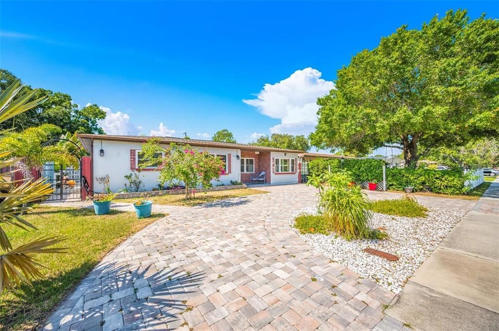 For Rent: $3,000 (3 beds, 2 baths, 1496 Square Feet)