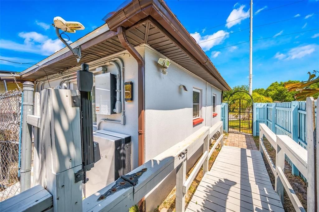 For Rent: $3,000 (3 beds, 2 baths, 1496 Square Feet)