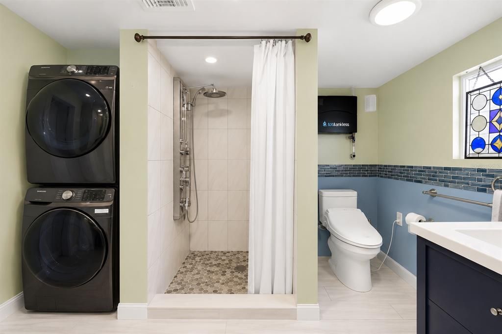 For Rent: $3,000 (3 beds, 2 baths, 1496 Square Feet)