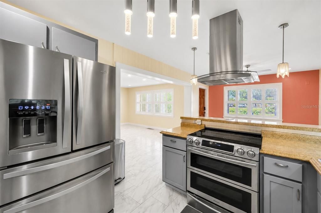 For Rent: $3,000 (3 beds, 2 baths, 1496 Square Feet)