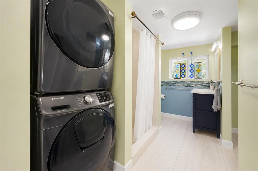 For Rent: $3,000 (3 beds, 2 baths, 1496 Square Feet)