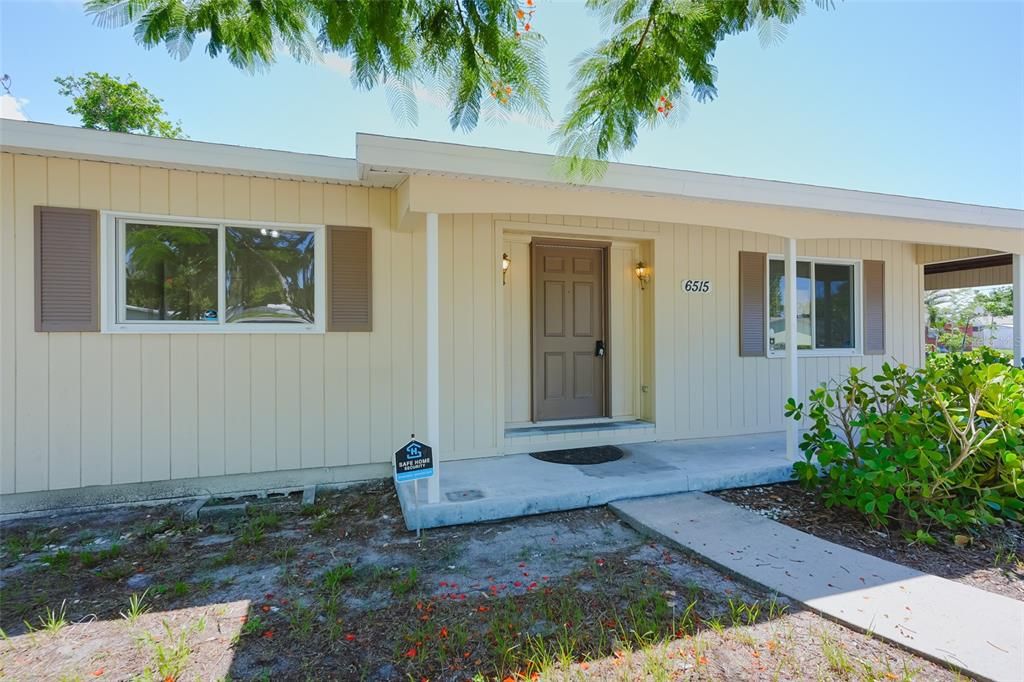 For Sale: $320,000 (2 beds, 2 baths, 1128 Square Feet)
