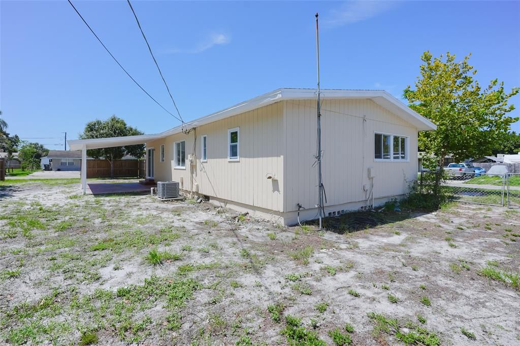 For Sale: $320,000 (2 beds, 2 baths, 1128 Square Feet)