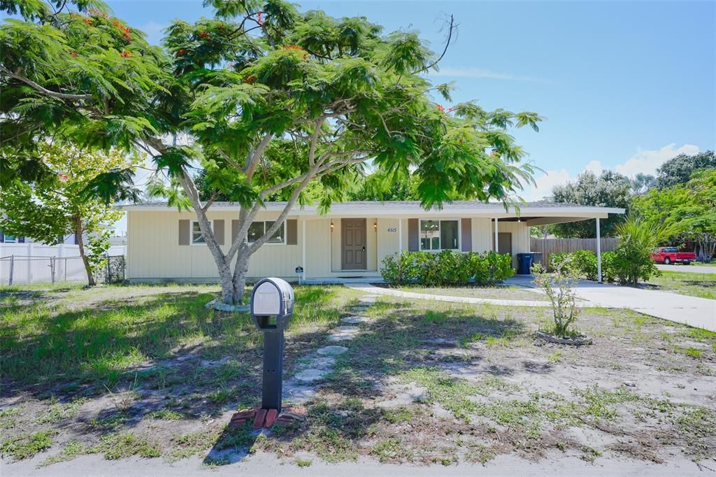 For Sale: $320,000 (2 beds, 2 baths, 1128 Square Feet)