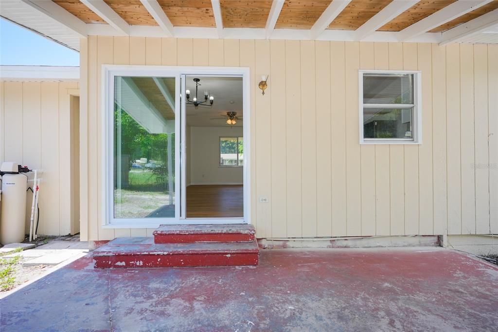 For Sale: $320,000 (2 beds, 2 baths, 1128 Square Feet)