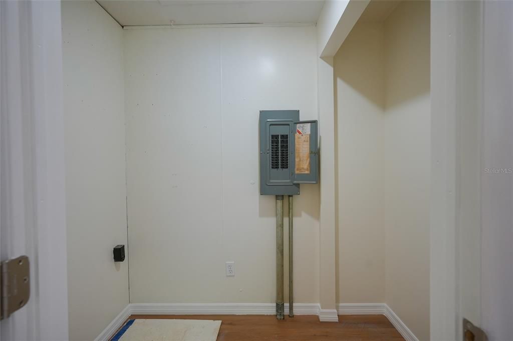 For Sale: $320,000 (2 beds, 2 baths, 1128 Square Feet)