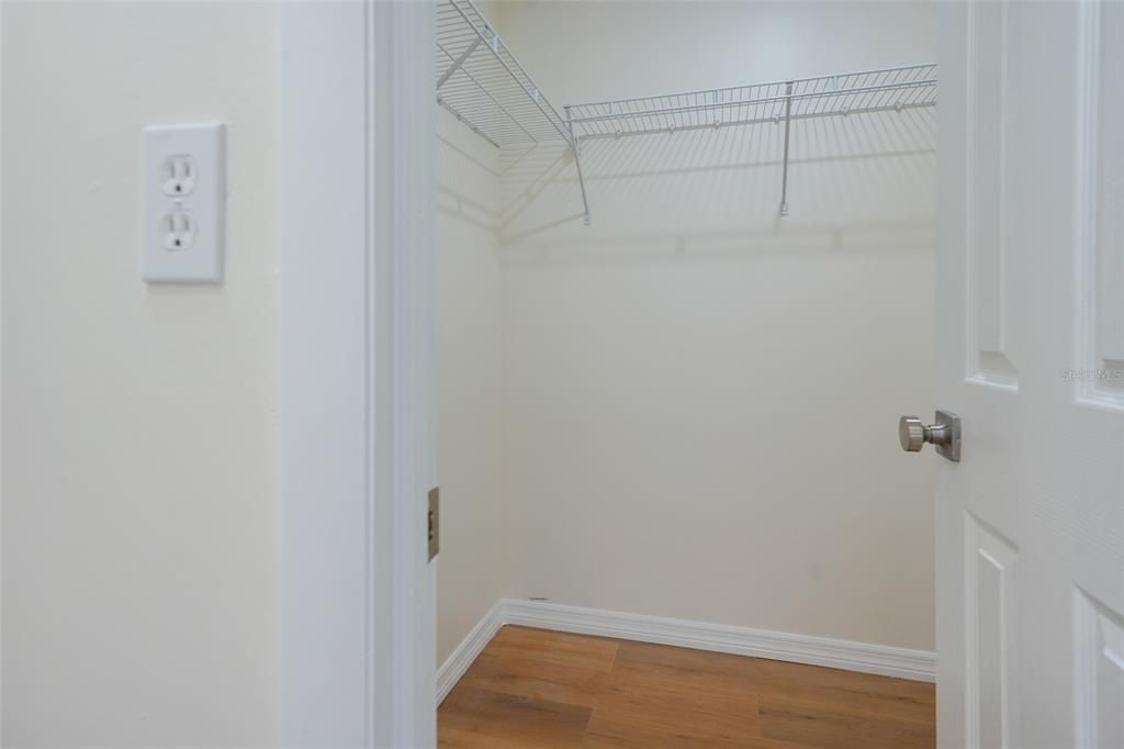 For Sale: $320,000 (2 beds, 2 baths, 1128 Square Feet)