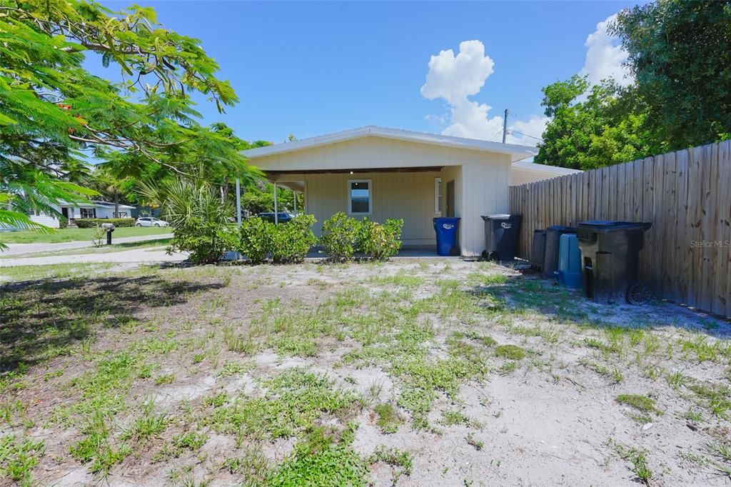 For Sale: $320,000 (2 beds, 2 baths, 1128 Square Feet)