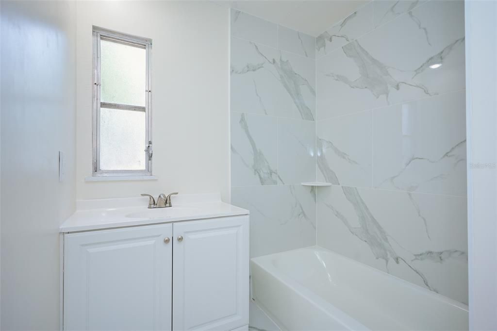 For Sale: $320,000 (2 beds, 2 baths, 1128 Square Feet)