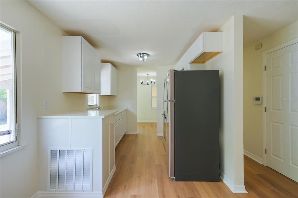 For Sale: $320,000 (2 beds, 2 baths, 1128 Square Feet)