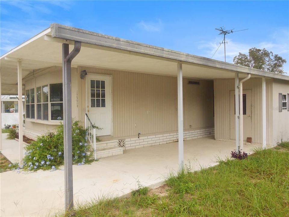 For Sale: $134,900 (2 beds, 1 baths, 805 Square Feet)