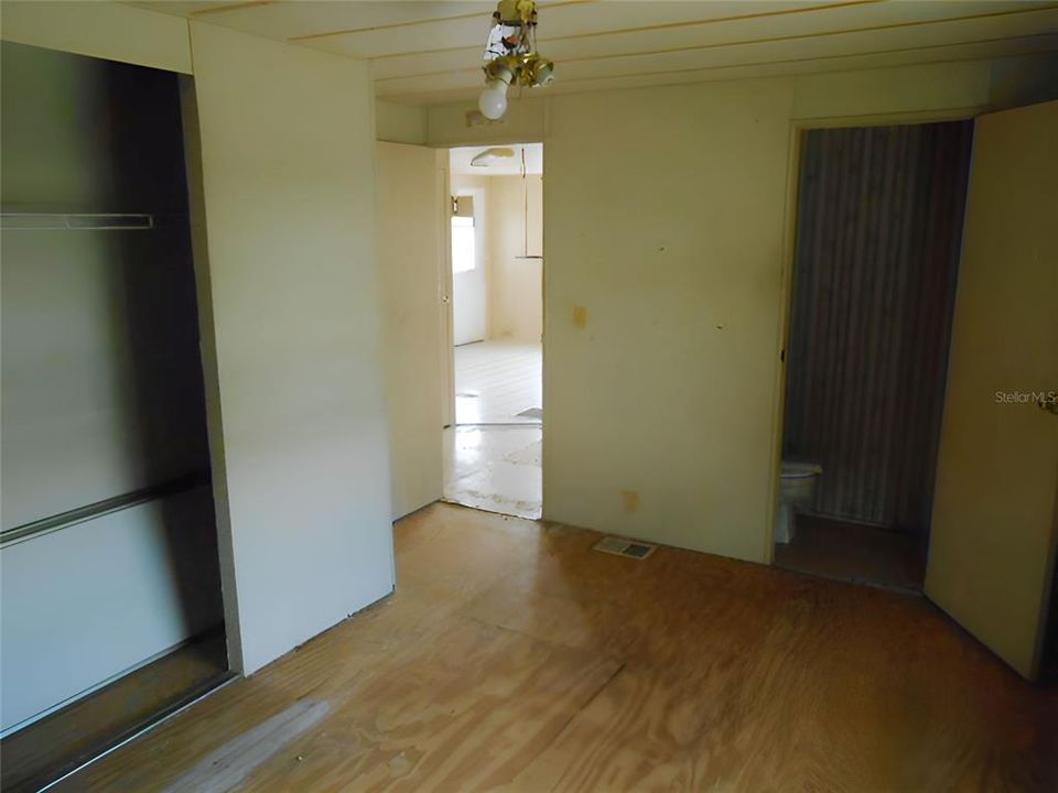 For Sale: $134,900 (2 beds, 1 baths, 805 Square Feet)