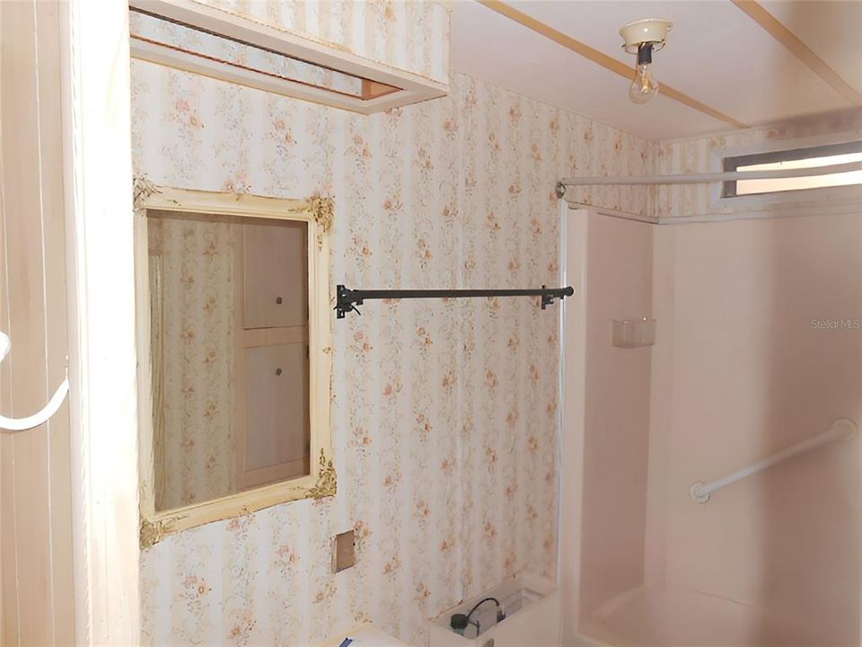 For Sale: $134,900 (2 beds, 1 baths, 805 Square Feet)