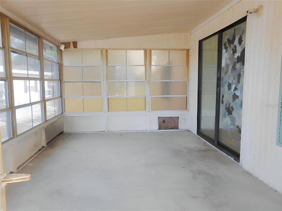 For Sale: $134,900 (2 beds, 1 baths, 805 Square Feet)