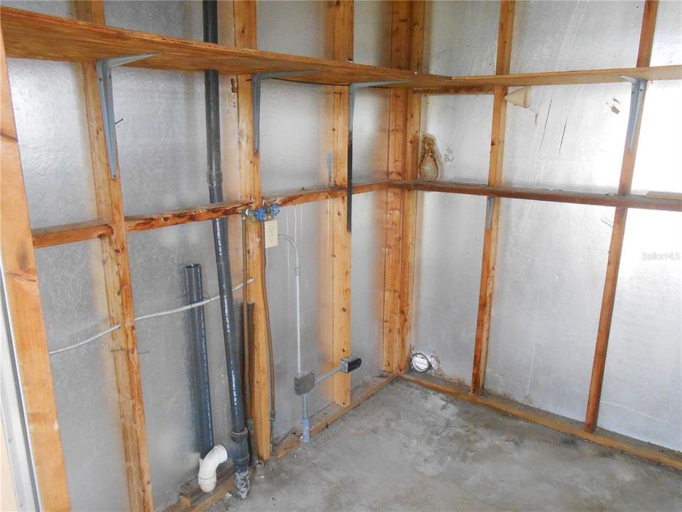 For Sale: $134,900 (2 beds, 1 baths, 805 Square Feet)
